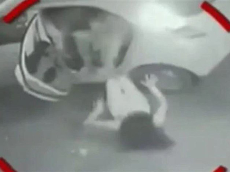 اضغط لمشاهدة الفيديو: اختطاف عروس يوم زفافها!
